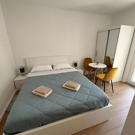 Green Oasis For Two, 30 Meters From Sea Apartment Zadar Ngoại thất bức ảnh