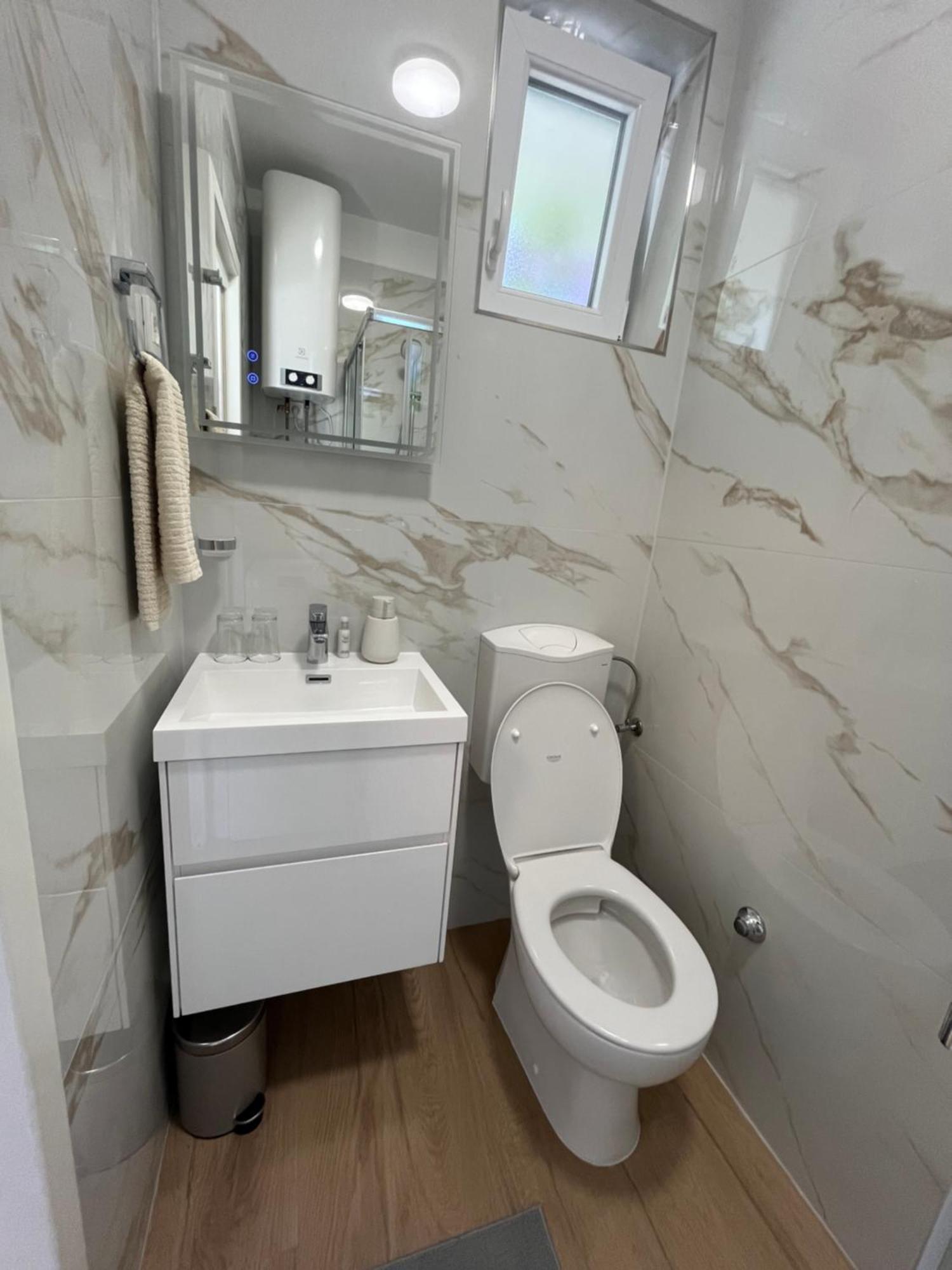 Green Oasis For Two, 30 Meters From Sea Apartment Zadar Ngoại thất bức ảnh